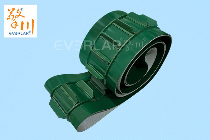 綠色PVC輸送帶加擋板雙導(dǎo)條精準(zhǔn)導(dǎo)向防掉落化工建材涂裝線工業(yè)皮帶